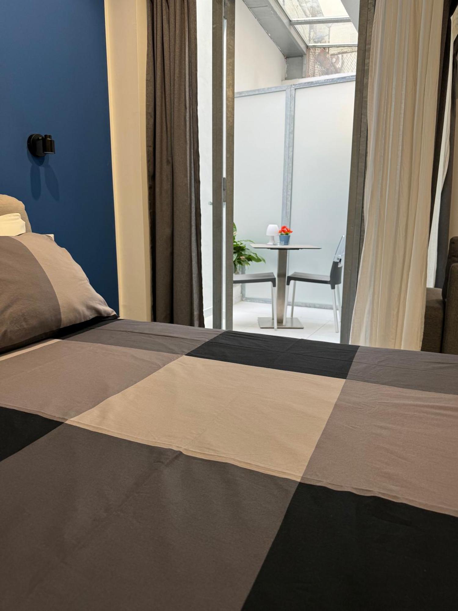 Black Room & Breakfast Μπάρι Εξωτερικό φωτογραφία